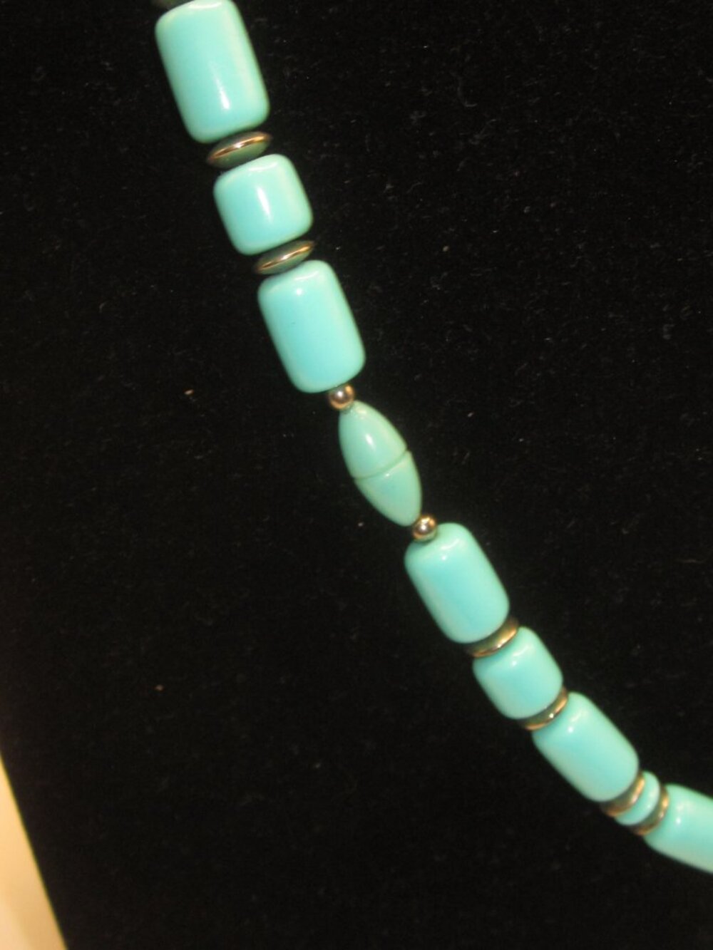 Turquoise Color Beaded Necklace - Picture 3 of 4